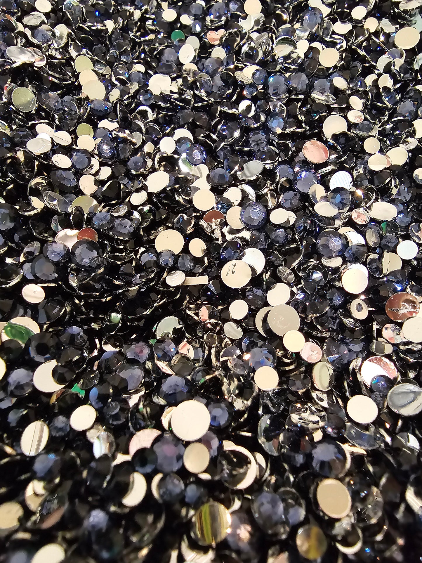 Montana Resin Rhinestones