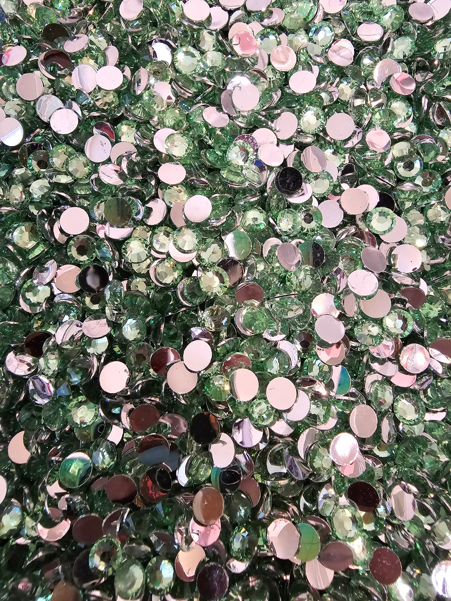 Light Peridot Resin Rhinestones