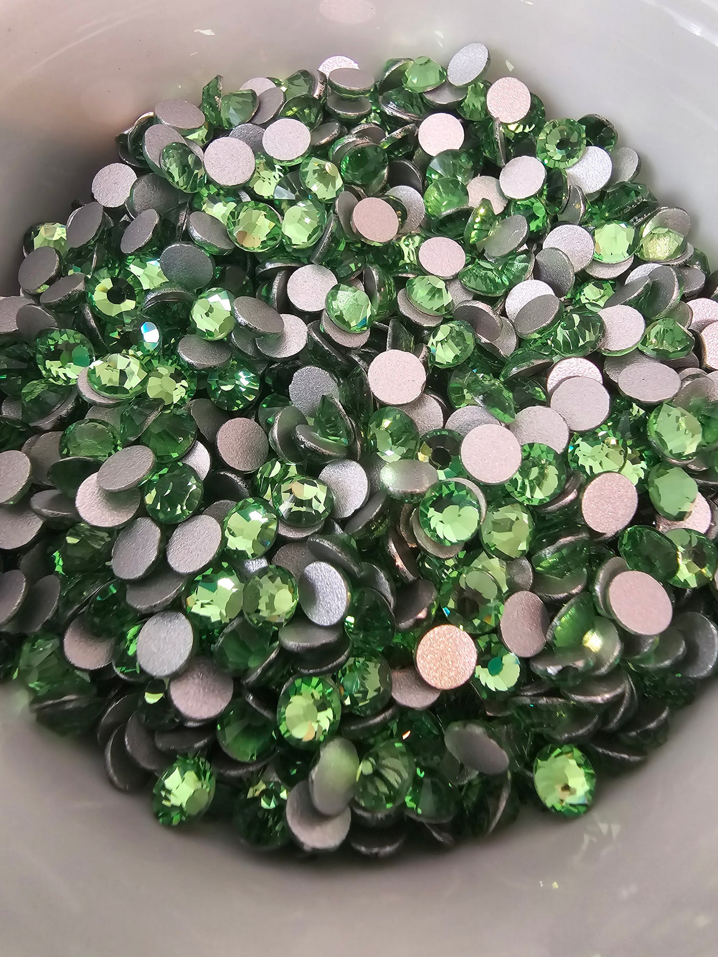 Light Peridot Glass Rhinestones